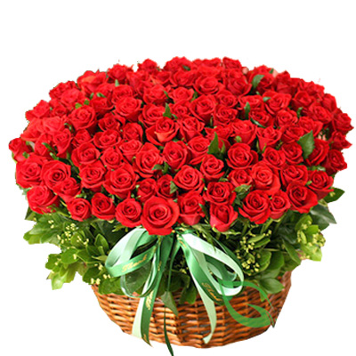100 Red Roses in a Basket