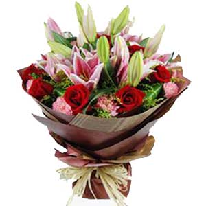 Adorable Pink Roses and Lilies